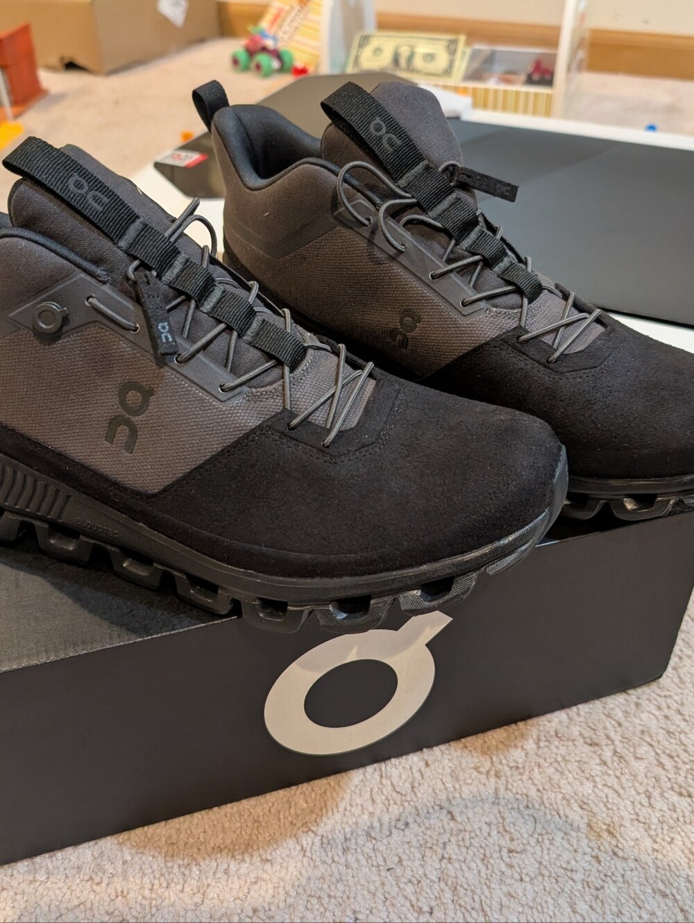 On Running Cloud Waterproof Men's Black Cloud Hi 10.5